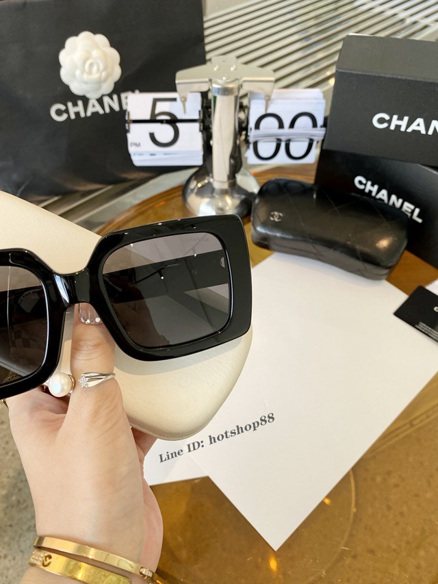 CHANEL專門店新款香奈兒方形黑色五金女士太陽鏡 CH71465 mmyj1184